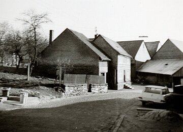 Bahnhofstrasse abwärts Richtung Hauptstraße_rechts das abgerissene Anwesen Auler