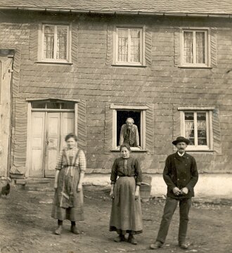 Altes Haus mit Vorfahren